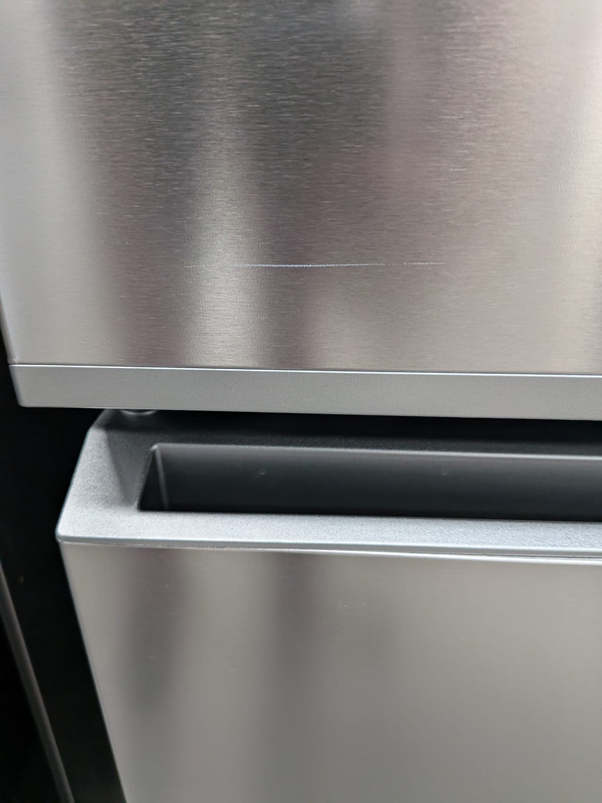 Haier HRF680YPS 623L Quad Door Fridge – Satina, Plumbed Ice & Water
