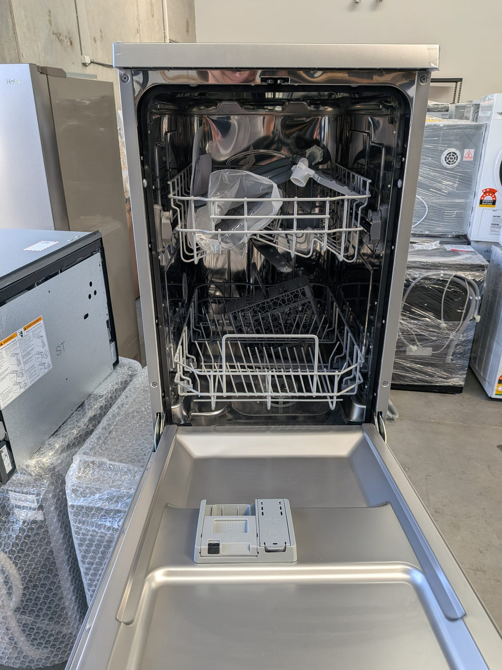 Haier HDW10F1S1 300 Series 10 Place Setting Compact Dishwasher – Silver